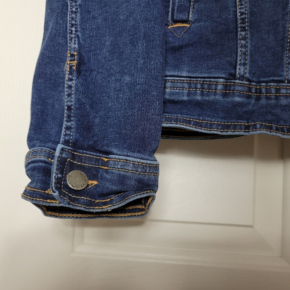Well Worn Women's Medium Denim Jean Jacket - Picture 2 of 10